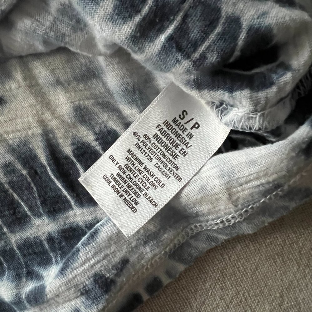 Like NEW Aeropostale Blue & White Tie Dye Tank Top Sz S - Picture 3 of 4
